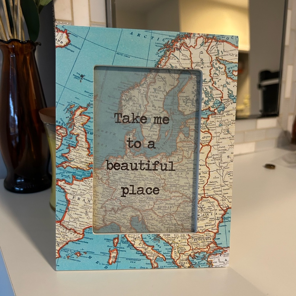 NWT Map World Travel Picture Frame